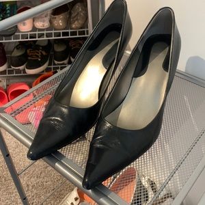 Navy Nine West heels/pumps.